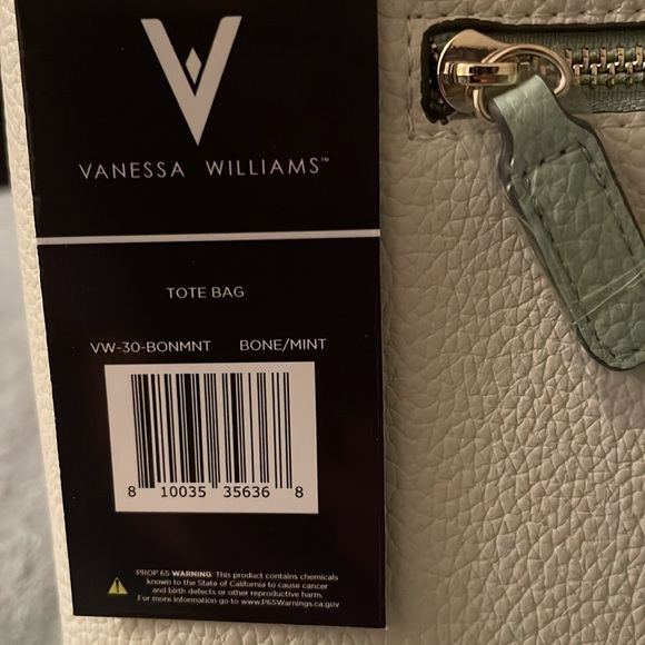 Elegant Cream Tote Bag - Picture 2 of 11